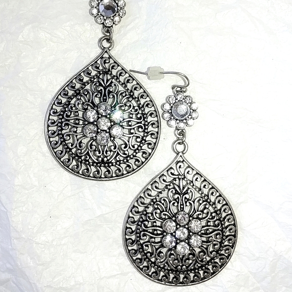 Jewelry - FILIGREE RHINESTONE BOHO DANGLE EARRINGS